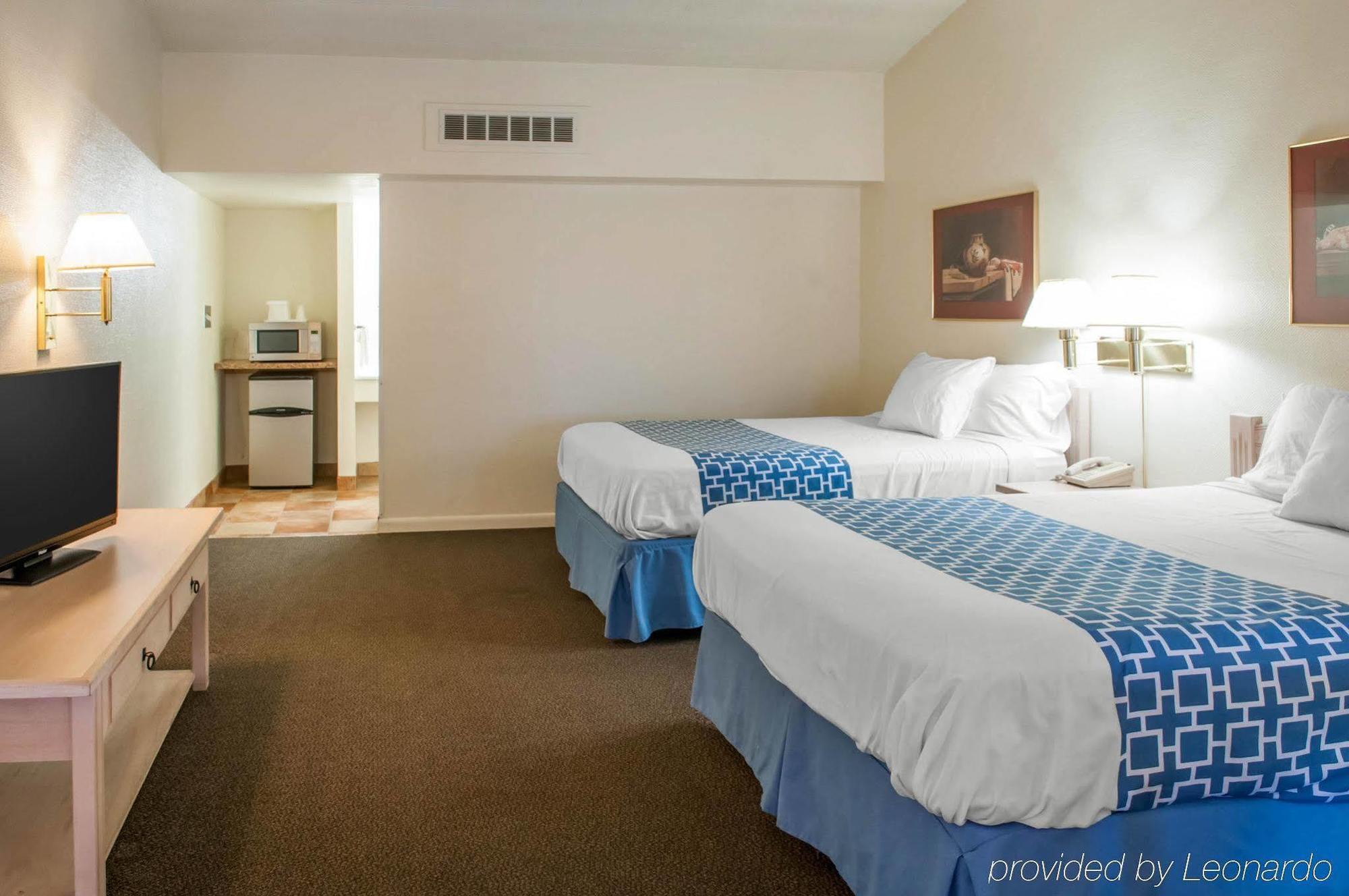 Rodeway Inn Whites City 외부 사진